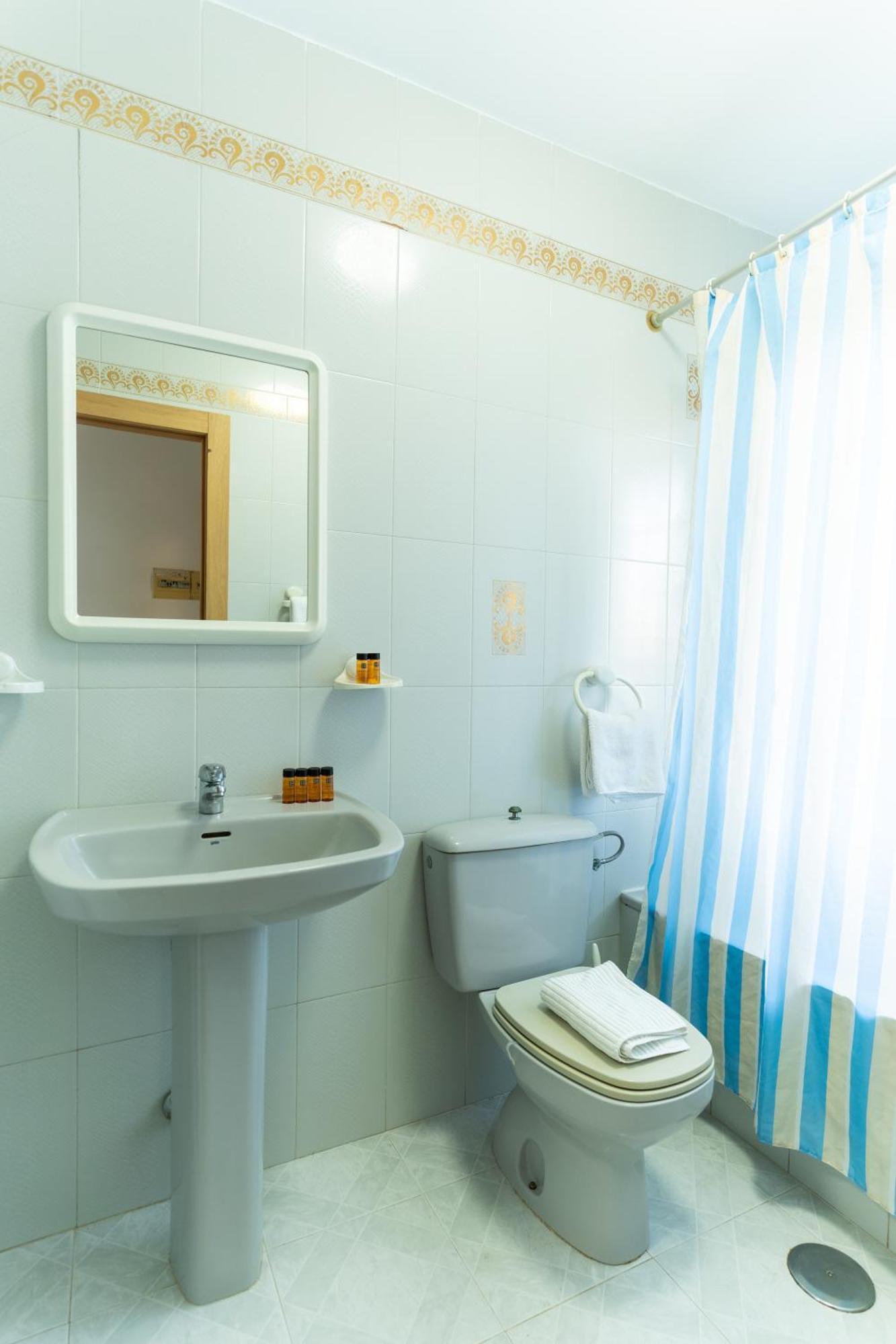 Trendyhomes Con Piscina Ferienhaus